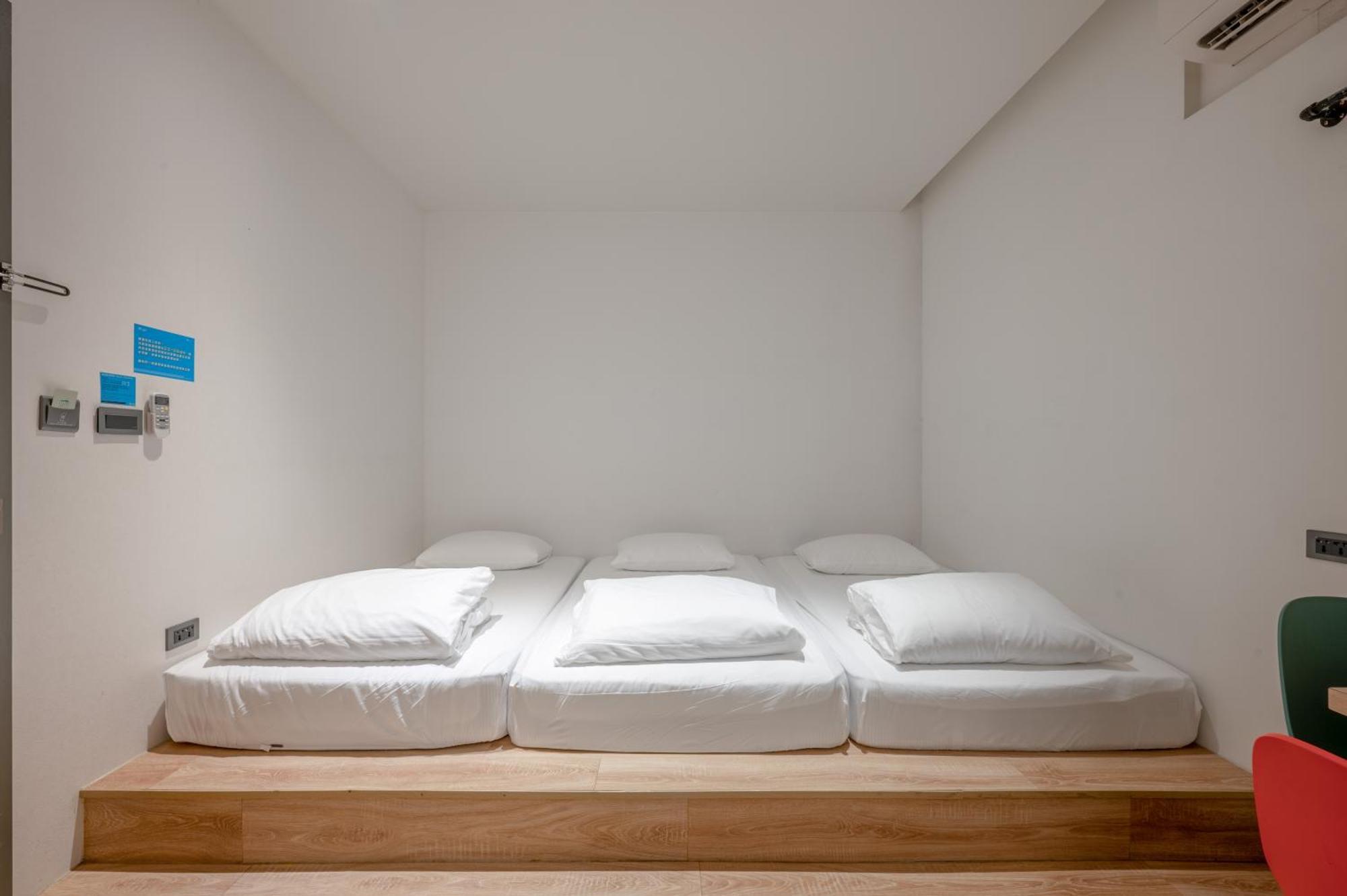 Light Hostel Hualien Bagian luar foto
