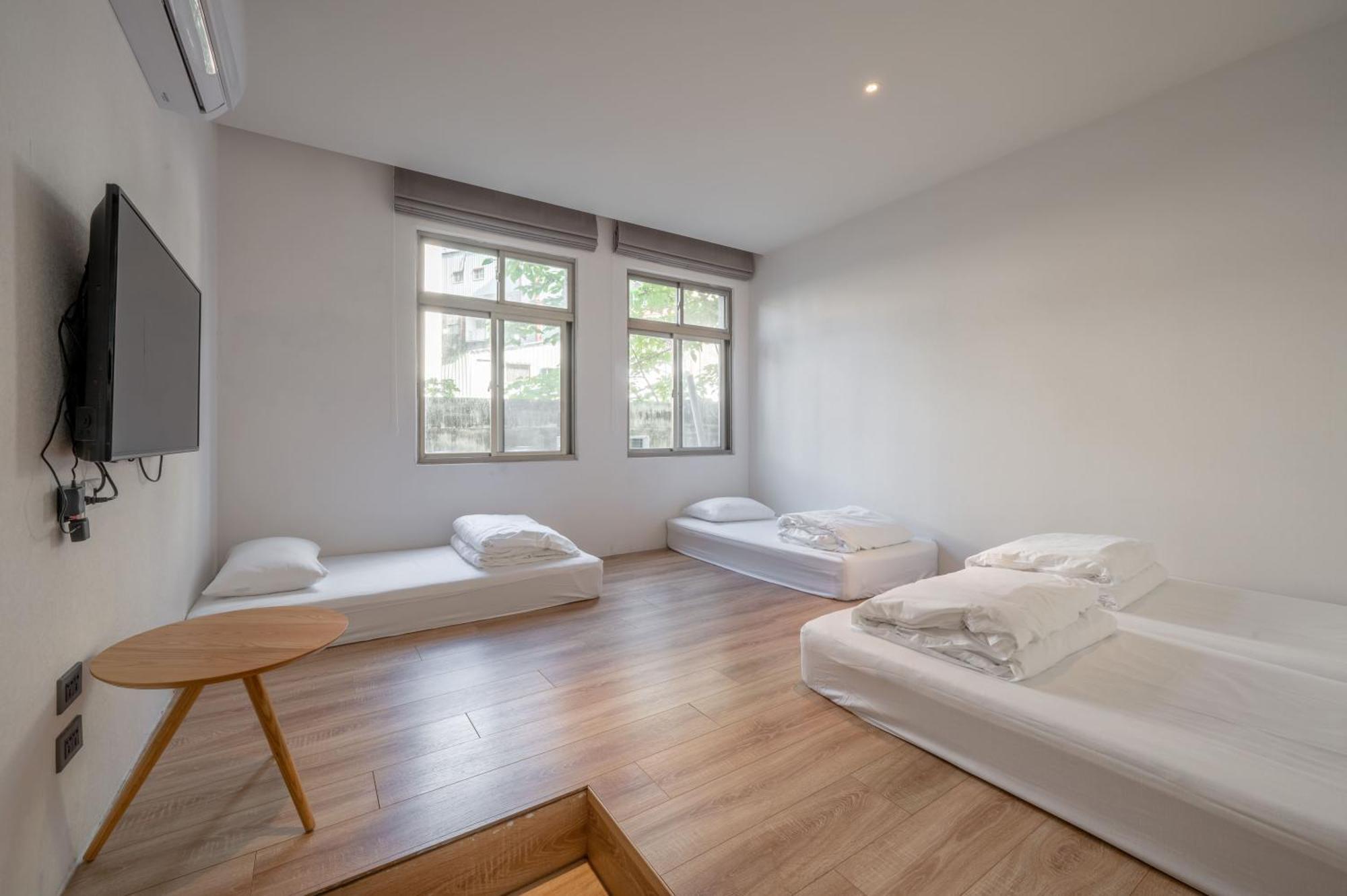 Light Hostel Hualien Bagian luar foto